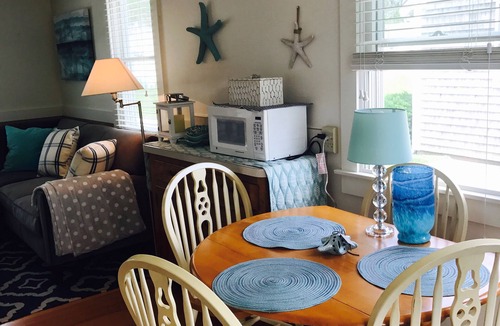 Wellfleet Cottage | Seaside Cozy Wellfleeter Cottage on Mayo Beach with 400 feet of private beach