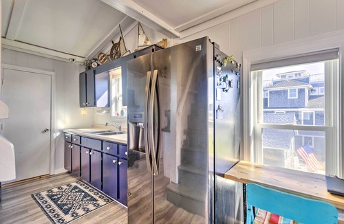 Matunuck Cottage | Seaside SK Getaway: Steps to Matunuck Beach!