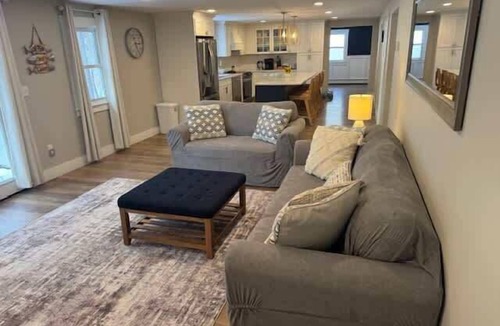 North Windham House | Sebago Basin Retreat | Sleeps 12 | Beach Access | Mooring | Kayaks | Fire Pit