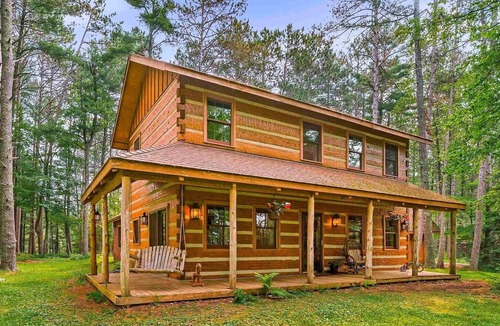 Duluth Cabin | Secluded 3-bedroom cabin in Duluth perfect for relaxing getaways