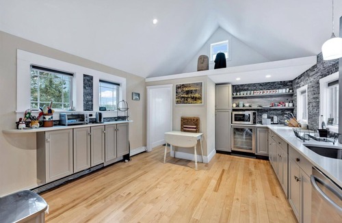 Sandwich House | Secluded 3BR Cape House | Outdoor Fire Pit