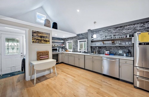 Sandwich House | Secluded 3BR Cape House | Outdoor Fire Pit