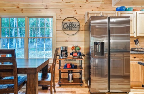 Logan Cabin | Secluded 6-bedroom Log Cabin Nestled in the Pines