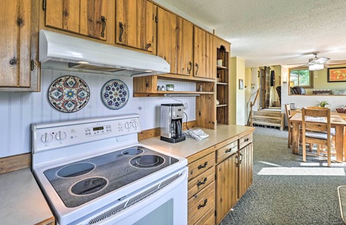 Friendship House | Secluded Arkdale Retreat: 10 Acres w/ Deck!