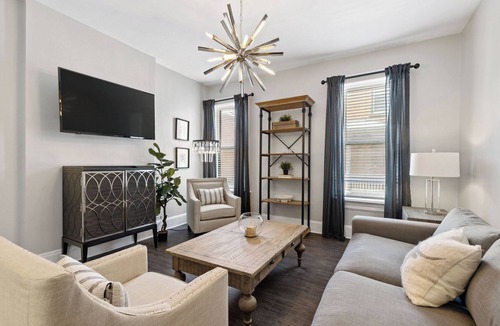 German Village Apartment | Secluded Backyard ✦ Free Street Parking