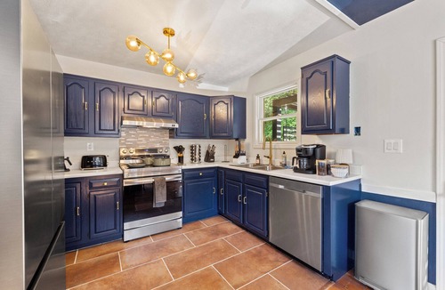 Chaplin House | Secluded Bourbon Trail Retreat Hot Tub, Barrel Sauna, Fire Pit, Game Room