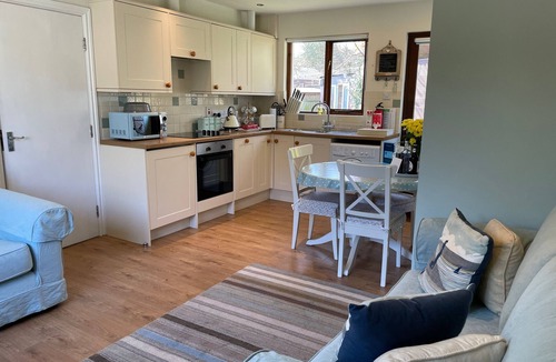 Alnmouth Cottage | Secluded Coastal Cottage parking, garden, tree house, bike shed. Beach - 5 mins.
