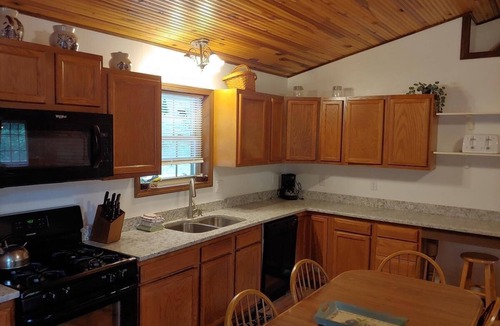 Primrose Cabin | Secluded, Great View! Hot Tub, Wood Fireplace, Screened in Porch, Arcade Games.