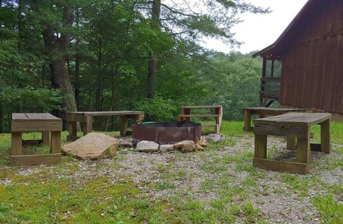 Primrose Cabin | Secluded, Great View! Hot Tub, Wood Fireplace, Screened in Porch, Arcade Games.