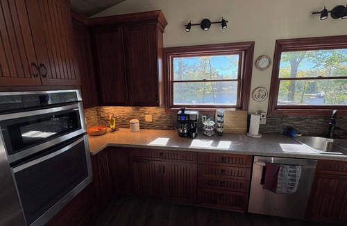 Millersburg Cabin | Secluded Lake house on 2.5 Acres with boat dock and public launch - sleeps 10