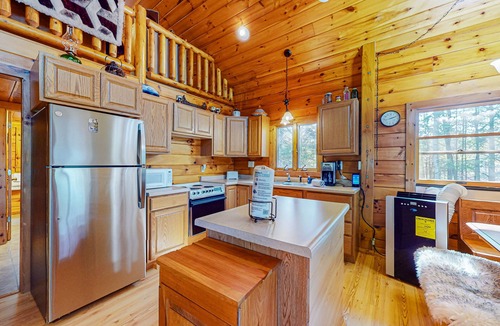 Lac du Flambeau House | Secluded Lakefront Nature Retreat with Fire pit, WFH Desk, WIFI & Private W/D
