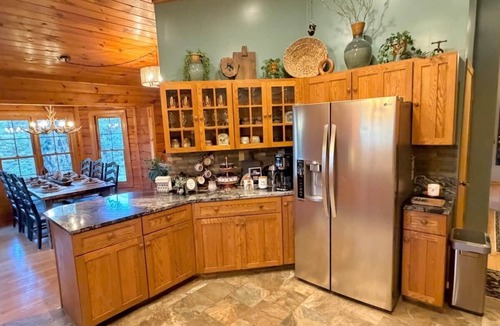 Logan House | Secluded Rustic-Chic Cabin/3BR/2BA/Hocking HIlls