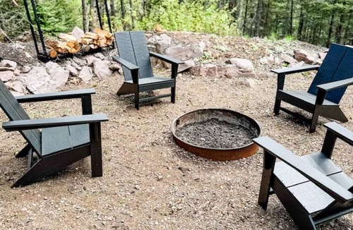 Silver Bay House | Secluded tiny house overlooking Lake Superior