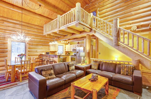 Mayfield House | Secluded Traverse City Retreat: 11 Mi to Downtown!