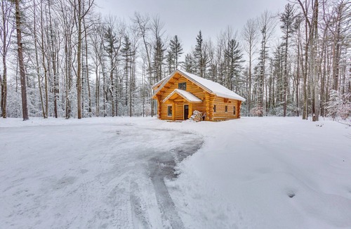 Mayfield House | Secluded Traverse City Retreat: 11 Mi to Downtown!