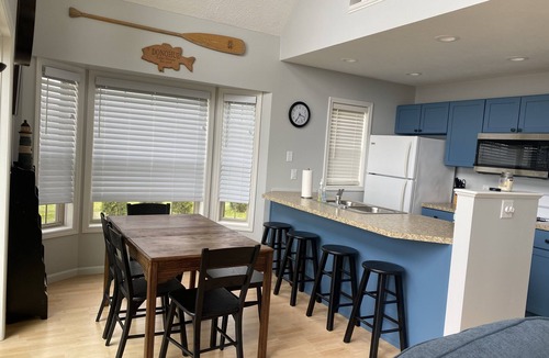 Arcadia House | Secluded Waterfront Beach ~ Stunning Sunsets ~ WIFI & AC ~ August Availability