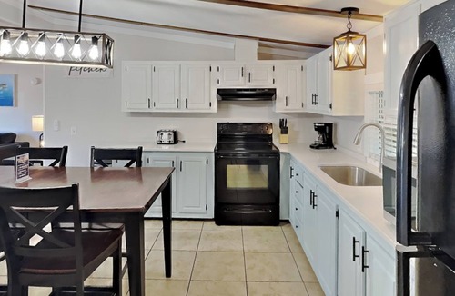 Put-in-Bay House | See the Pool, Skip the Crowd | 8 ppl | IC22
