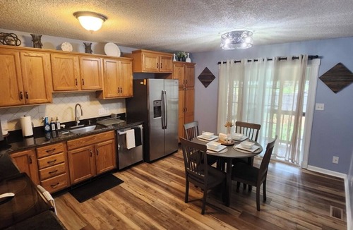 Clarksville House | Senseney Cottage~Pet Welcome, Fenced Yard