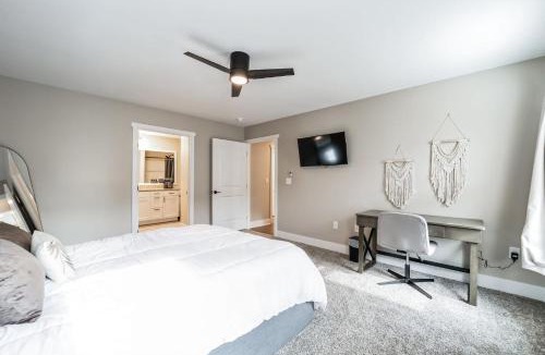 Williamsburg House | Serene 2-Bedroom Condo in Traverse City