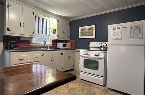 South Wellfleet Cottage | Serene 2-bedroom cottage in South Wellfleet steps to the Beach!