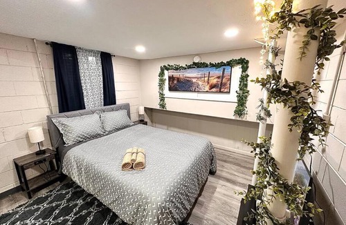 Indianapolis Apartment | Serene Cityscape Sanctuary Close to Downtown Indianapolis - Unit #5