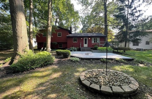 Fowler House | Serene Retreat Near The Grand Resort