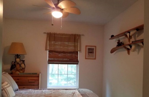 Ludington House | Serenity Hill - 3 bedroom house in Hamlin - close to Ludington State Park ******