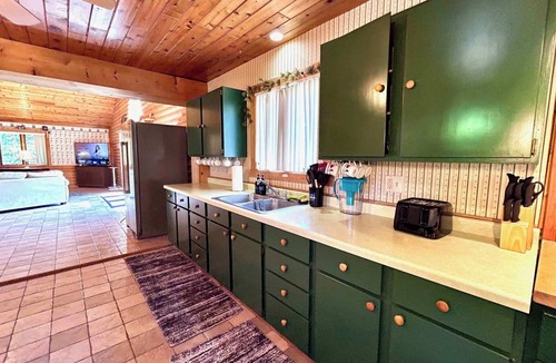 Bessemer House | Serenity POW! *New Outside Hot Tub* 3 Private Acres!