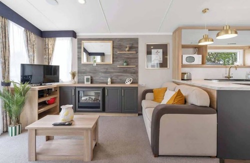 Prestonpans House | Seton Sands wentworth luxury lodge - 2 Beds Sleeps 6 with starlink