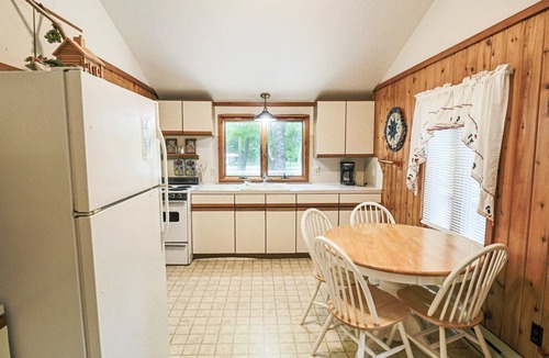 Maple City Cabin | Settler's Inn Great Place to Relax in Leelanau County