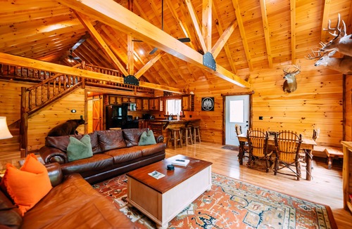 Nelsonville Cabin | Seven Pines | Hocking Hills, 60 Acres, Firepit