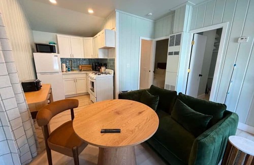 Oscoda Cabin | Seven Shores Retreat Lake Huron Oscoda Cabin 3