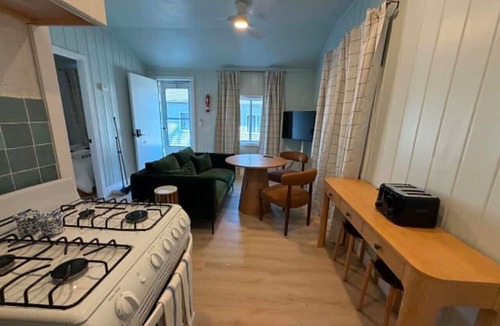 Oscoda Cabin | Seven Shores Retreat Lake Huron Oscoda Cabin 3