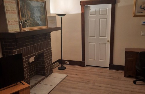 McKnight House | Sha-Ron's Place 2 bedroom home in McKees Rock, Pittsburgh