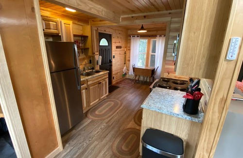 Tomahawk Cabin | Shady Rest Cabin #3, Sunset Views, Beach, Swimming, Firepit, Multiple Units