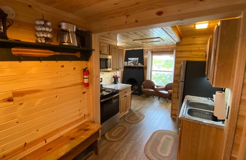 Tomahawk Cabin | Shady Rest Cabin #3, Sunset Views, Beach, Swimming, Firepit, Multiple Units