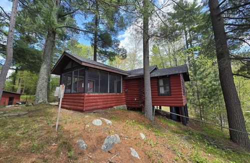 Tomahawk Cabin | Shady Rest Cabin #6, Lakefront, Beach, Dock, Swimming, Firepit