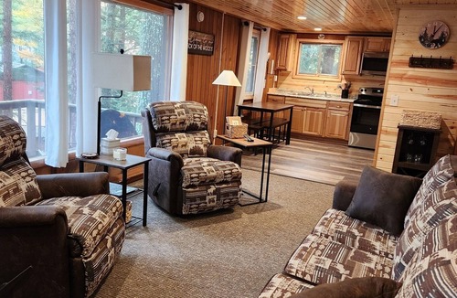 Tomahawk Cabin | Shady Rest Cabin #7, Sandy Beach, Swimming, ATV/UTV Trails, Firepit, Dock