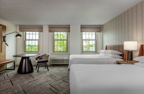 Neighborhood Nine Hotel | Sheraton Commander Hotel