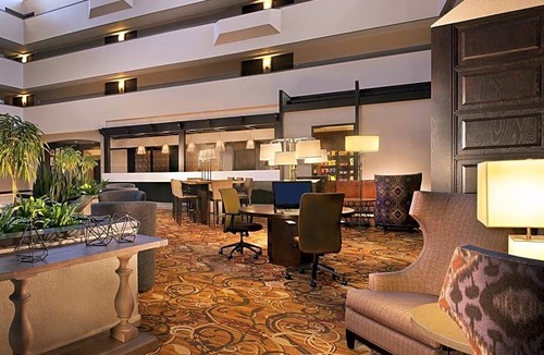 Minnetonka Hotel | Sheraton Minneapolis West Hotel
