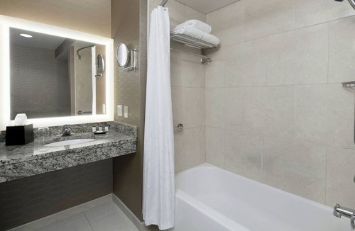 Moon Township Hotel | Sheraton Pittsburgh Airport Hotel
