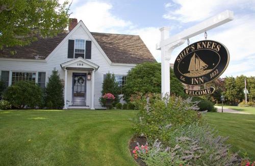 East Orleans Bed & Breakfast | Ship's Knees Inn
