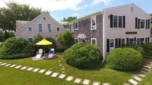 East Orleans Bed & Breakfast | Ship's Knees Inn