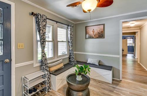 Prudenville House | Shop, Dine, Walk to Houghton Lake! Family Getaway