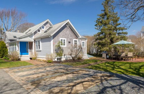 Harwich Port House | Short distance to private Association Beach
