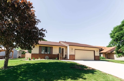 Sioux Falls House | Short Drive Away From Sioux Falls Shopping Hotspots