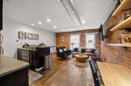 Short North Condo | Short North Lounge Stay for 2