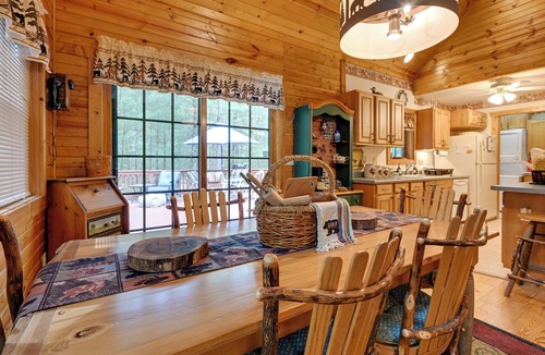 Town of Westfield Cabin | Short Walk to Lawrence Lake! Rustic Cabin w/Deck