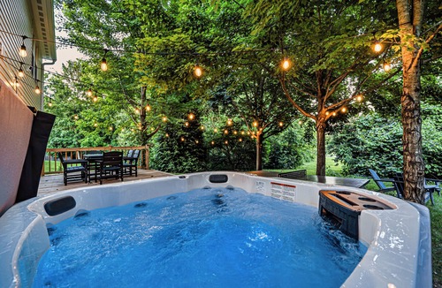 Noblesville House | Shuffleboard~Hot Tub~Arcade~Foosball~Spacious for Groups~7 Min to Ruoff