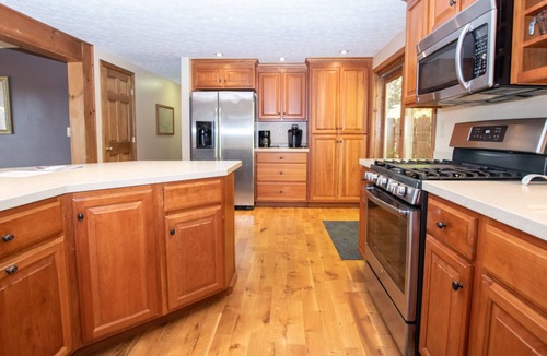 Hammondsport Cottage | Simply Keuka: "Spectacular Views and Hot Tub for Maximim Relaxation!"